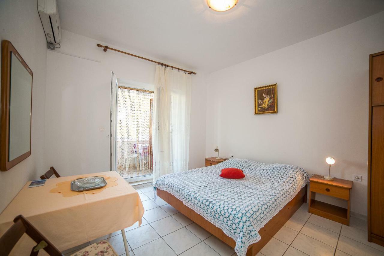 Apartmani Ina Povlja  Luaran gambar