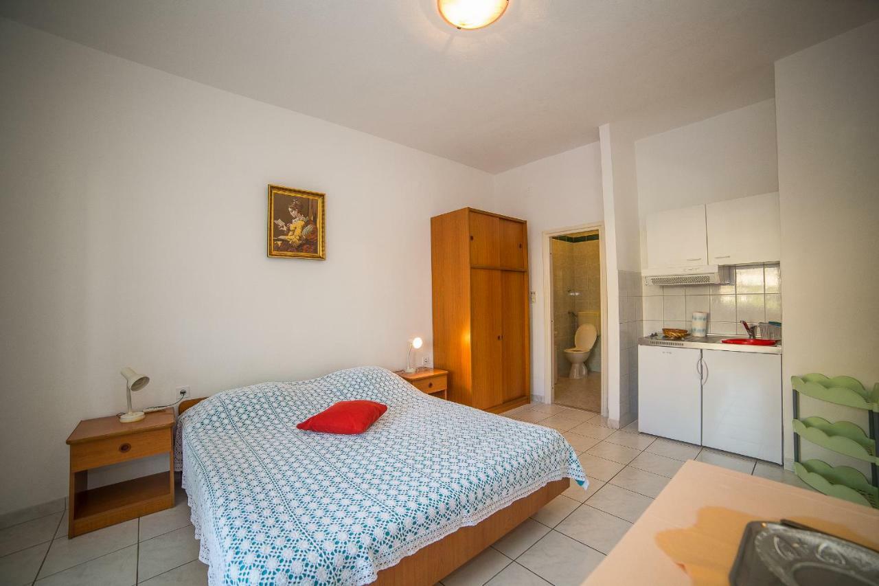 Apartmani Ina Povlja  Luaran gambar