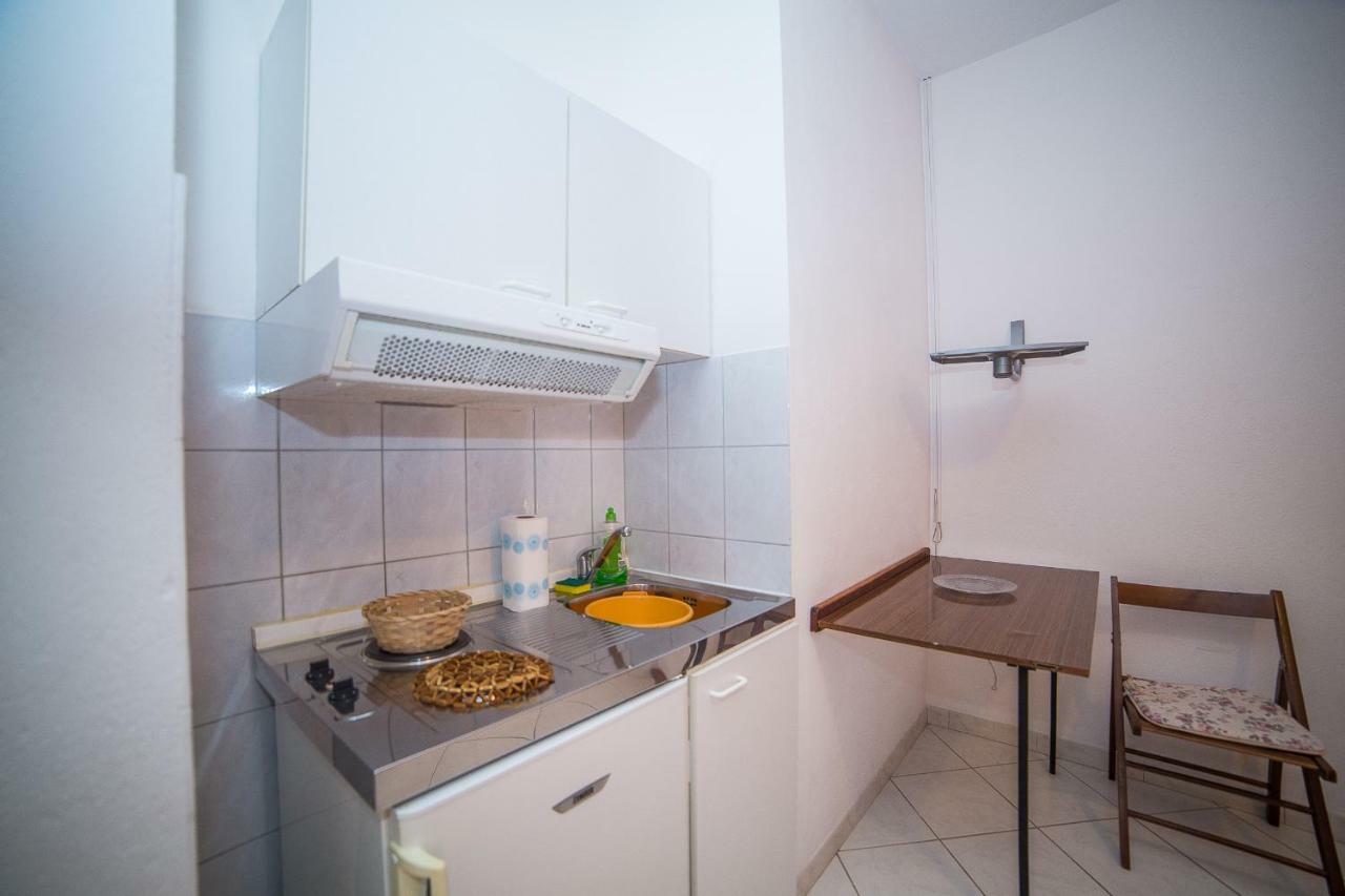 Apartmani Ina Povlja  Luaran gambar