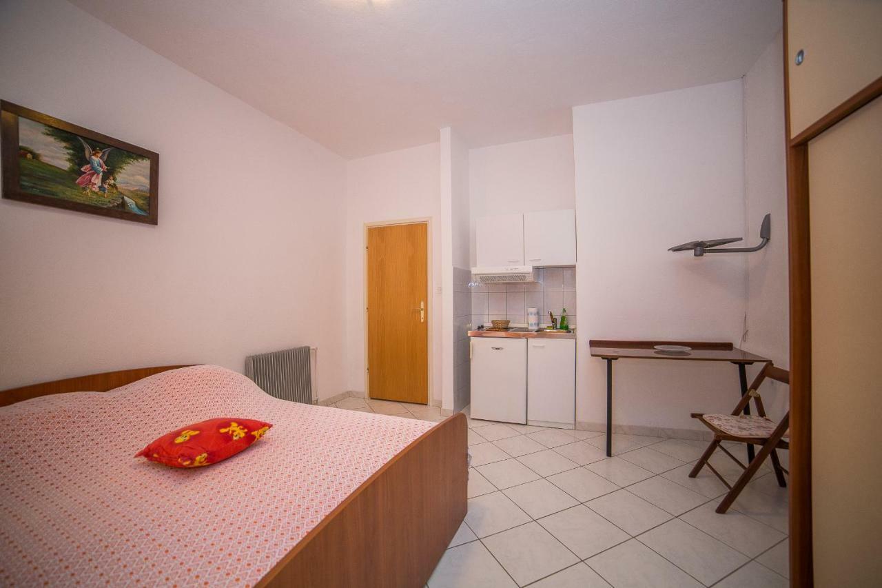 Apartmani Ina Povlja  Luaran gambar