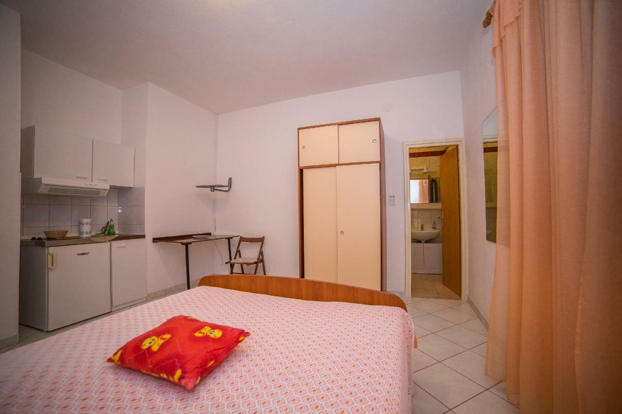 Apartmani Ina Povlja  Luaran gambar