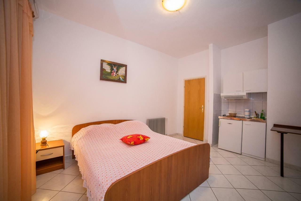 Apartmani Ina Povlja  Luaran gambar